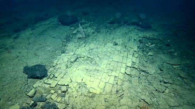 Mysterious 'Yellow Brick Road' Discovered At The Bottom Of The Pacific Ocean - Are They The Remains Of a Prehistoric Civilisation?