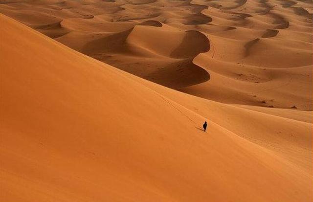 What Would Be Underneath The Sahara Desert If The Sand Was Dug Up?